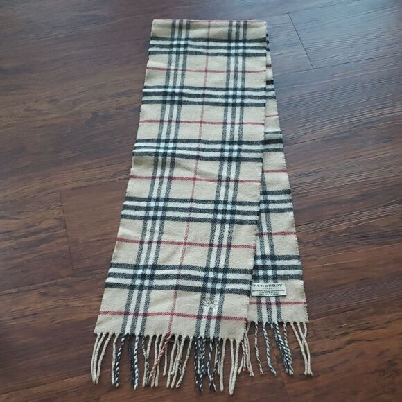 Burberry Classic Beige Black Check Chic Quiet Luxury Classic Cashmere Wool Scarf - Picture 1 of 6